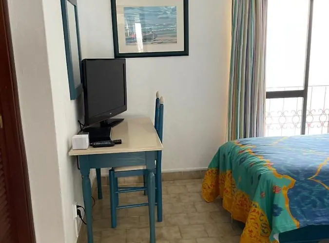 Cesar Manrique - Albufeira, Portugal